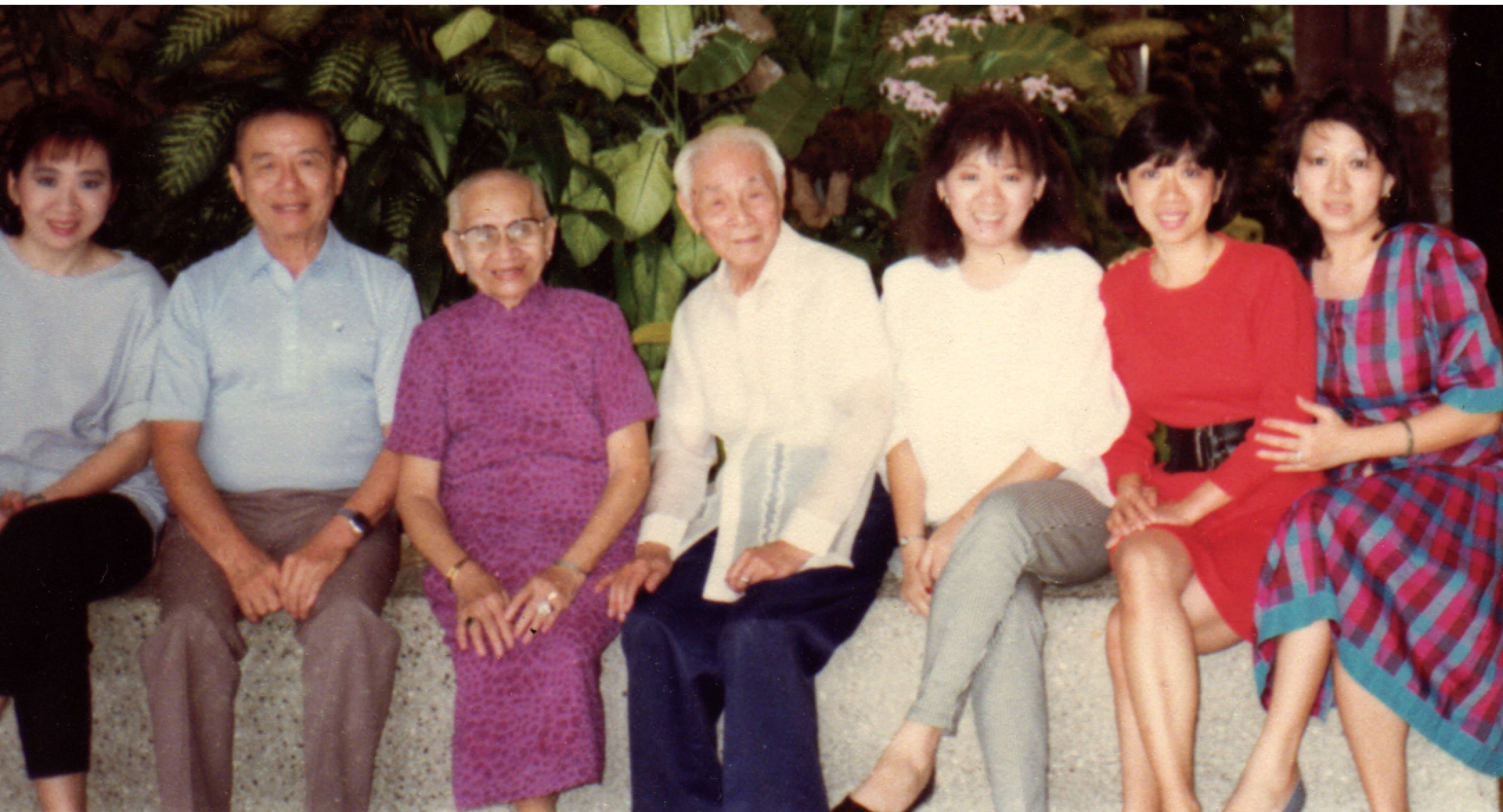 with my parents and daughters_2